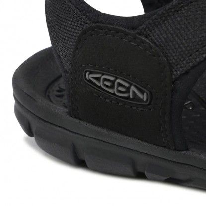 Sandalai Keen Clearwater CNX Man triple black