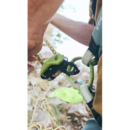 Edelrid Pinch semi-automatic belay device