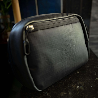 Osprey Large Toiletry Kit raven black cosmetic case