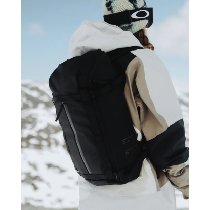 Douchebag Backcountry 20L black out backpack