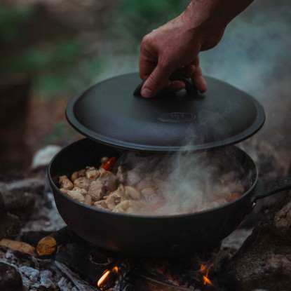 GSI Outdoors GUIDECAST Deep Frypan 10" (25 cm) Lightweight Cast Iron Skillet