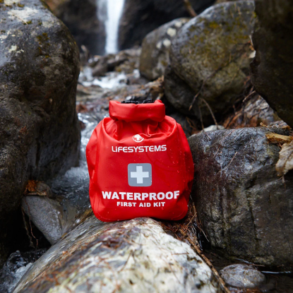 Lifesystems Waterproof First Aid Kit – vandeniui atsparus pirmosios pagalbos rinkinys