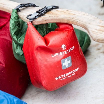 Lifesystems Waterproof First Aid Kit – vandeniui atsparus pirmosios pagalbos rinkinys