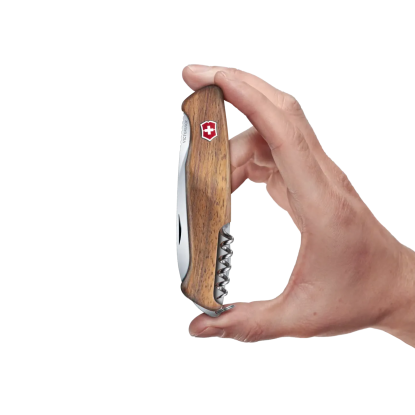 Victorinox Ranger 55 Wood kišeninis peilis su riešutmedžio kriaunomis