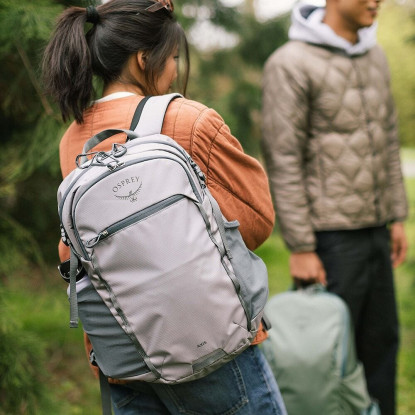 Osprey Axis 24 L – kuprinė nešiojamajam kompiuteriui, Black